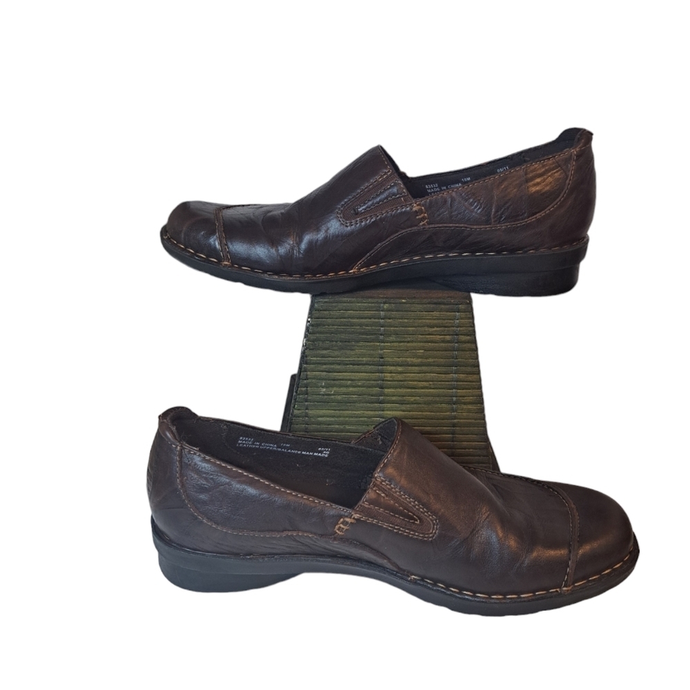 CLARKS BENDABLES - Size 10M - Dark Brown Flat Comfort Shoes